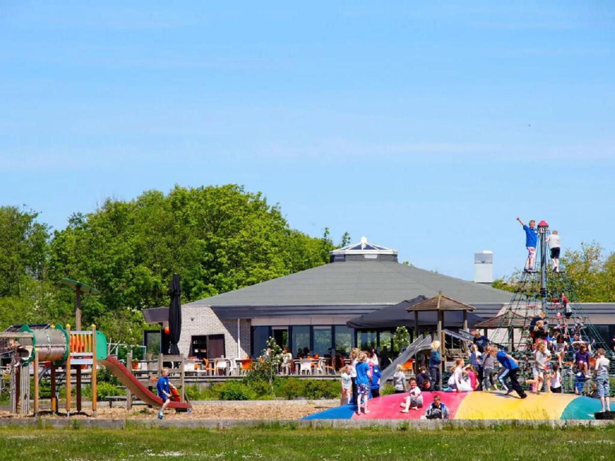 Chalet Op Camping Lauwersoog Met 3 Slaapkamers En Vaatwasser - Joycasa エクステリア 写真