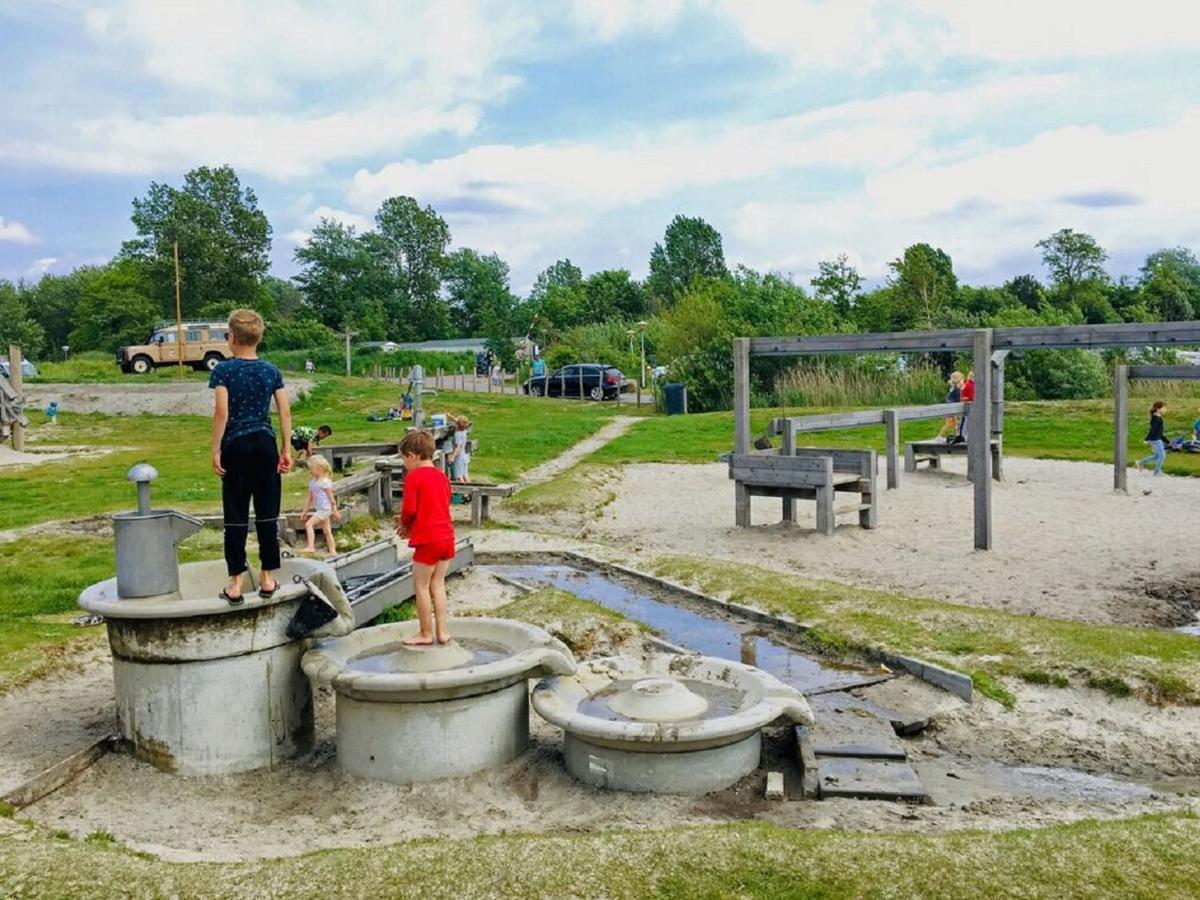 Chalet Op Camping Lauwersoog Met 3 Slaapkamers En Vaatwasser - Joycasa エクステリア 写真