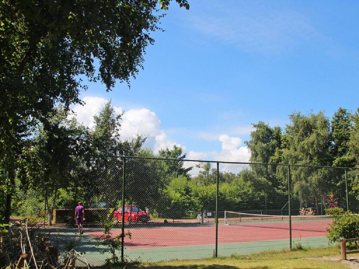 Chalet Op Camping Lauwersoog Met 3 Slaapkamers En Vaatwasser - Joycasa エクステリア 写真